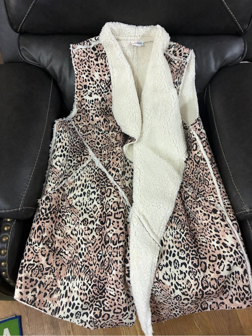 LuLaRoe womens Leopard Print Faux-Sherpa Vest in Cream & Tan